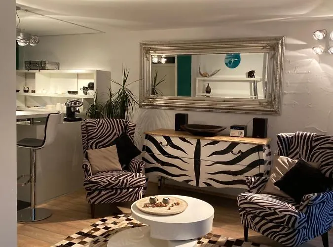 Black Forest شقة لار